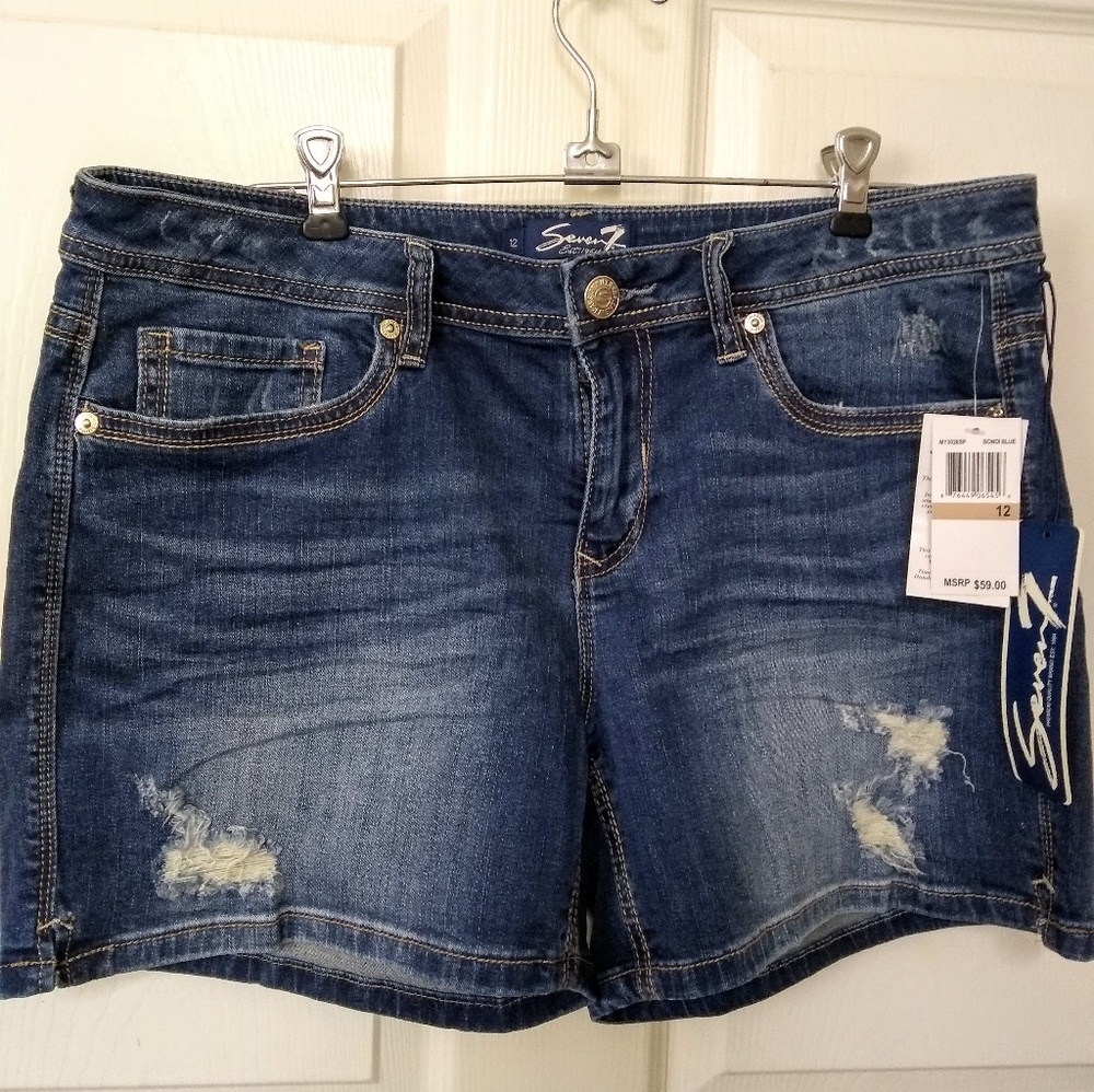 SOLD Seven7 women's jean shorts NWT